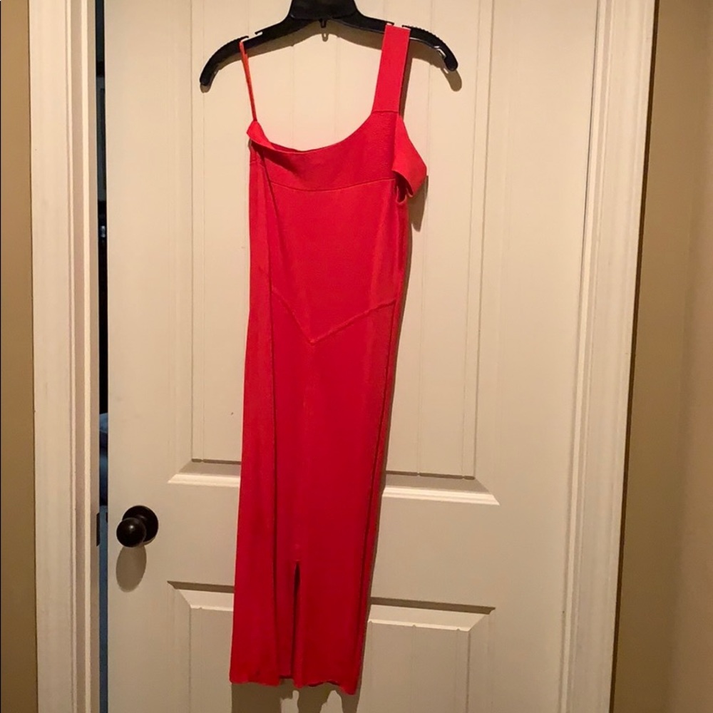 Red dress - Picture 2 of 2